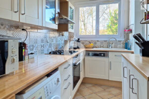 T3 a louer aux Muriers Par Eric J immobilier