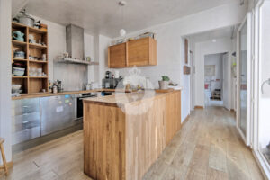 Maison avec jardin à vendre cuisine