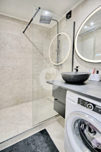 SALLE DEAU T2 A LOUER MEUBLE SAINT MAUR ADAMVILLE