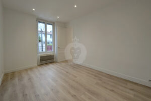 T2 A LOUER NU QUARTIER LES MURIERS SAINT MAUR DES FOSSES