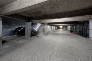 STATIONNEMENT COUVERT DANS LE QUARTIER DES MURIERS KING IMMOBILIER