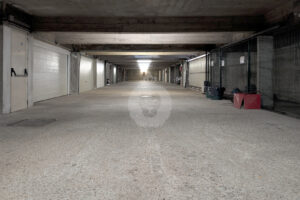 STATIONNEMENT COUVERT DANS LE QUARTIER DES MURIERS KING IMMOBILIER